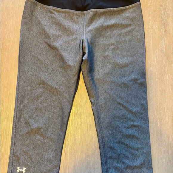 Under Armour Gray Leggings Moisture-Wicking Athletic Wear - Picture 1 of 3